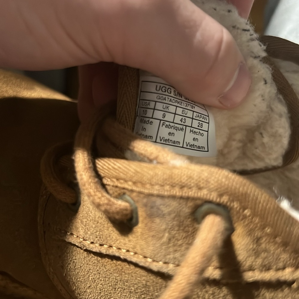 UGG boots men’s: 10, woman’s 11.5. Very comfortable